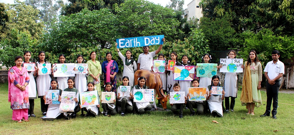 “Earth Day Celebration”
STEPHENS INTERNATIONAL PUBLIC SCHOOL ORGANISES POSTER MAKING COMPETITION 